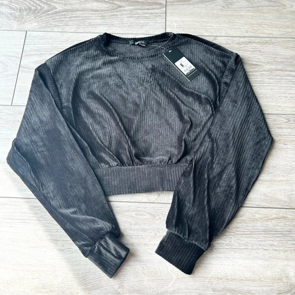 NWT Forever 21 Black Ribbed Velvet Cropped Top - Picture 4 of 14